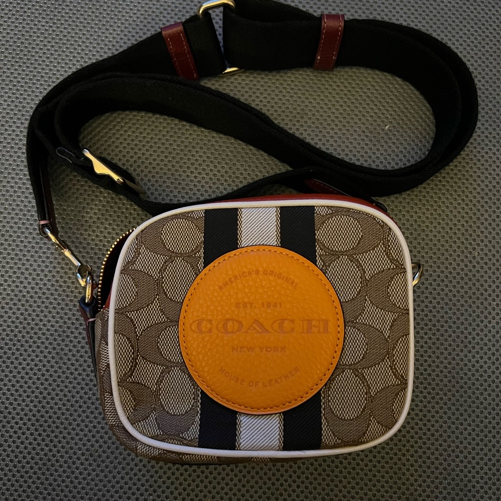 Coach crossbody Dempsey bag like new smoke free home